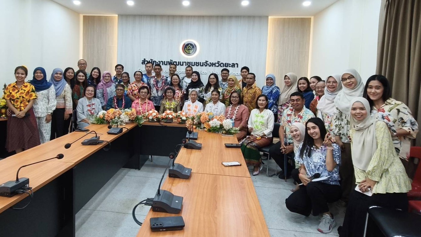 [690417] ผู้ตรวจราชการกรม (นายวัชระ ธรรมปัญญาสกุล) ร่วมสืบสานประเพณีสงกรานต์ เสริมสร้างอัตลักษณ์และพลังสามัคคีในองค์กร