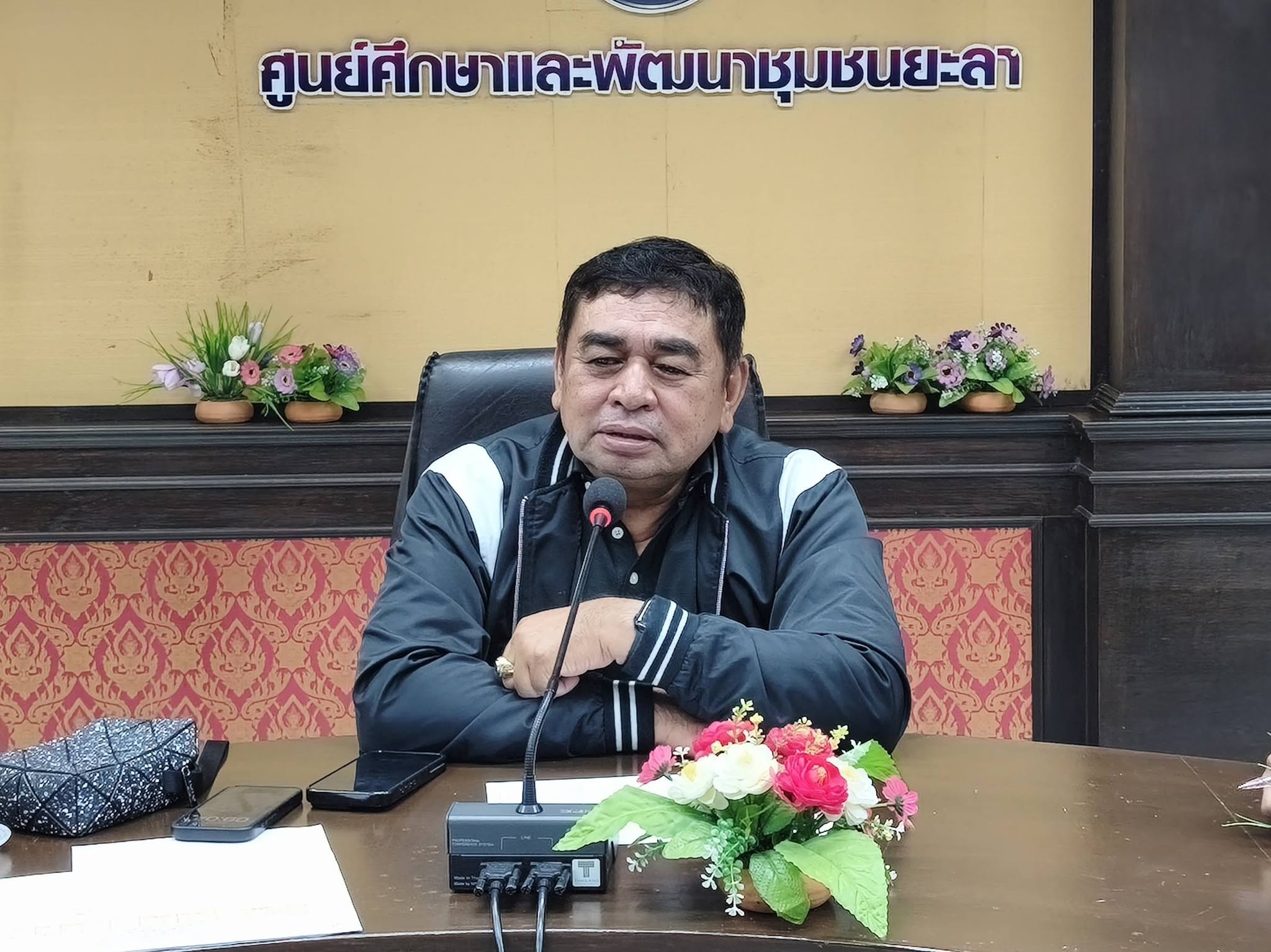 [690803] ศพช.ยะลา ประชุมประจำสัปดาห์เพื่อติดตามงานนโยบายสำคัญ ปักหมุด 3 งานใหญ่ ยกระดับองค์กรสู่ความเป็นเลิศ