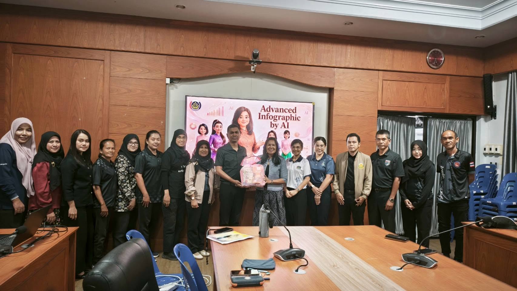 [690813] ศพช.ยะลา ยกระดับงานสื่อสาร จัดเวิร์กช็อป “Advanced Infographic” เปลี่ยนรายงานเดิมๆ ให้ปังและน่าจดจำ
