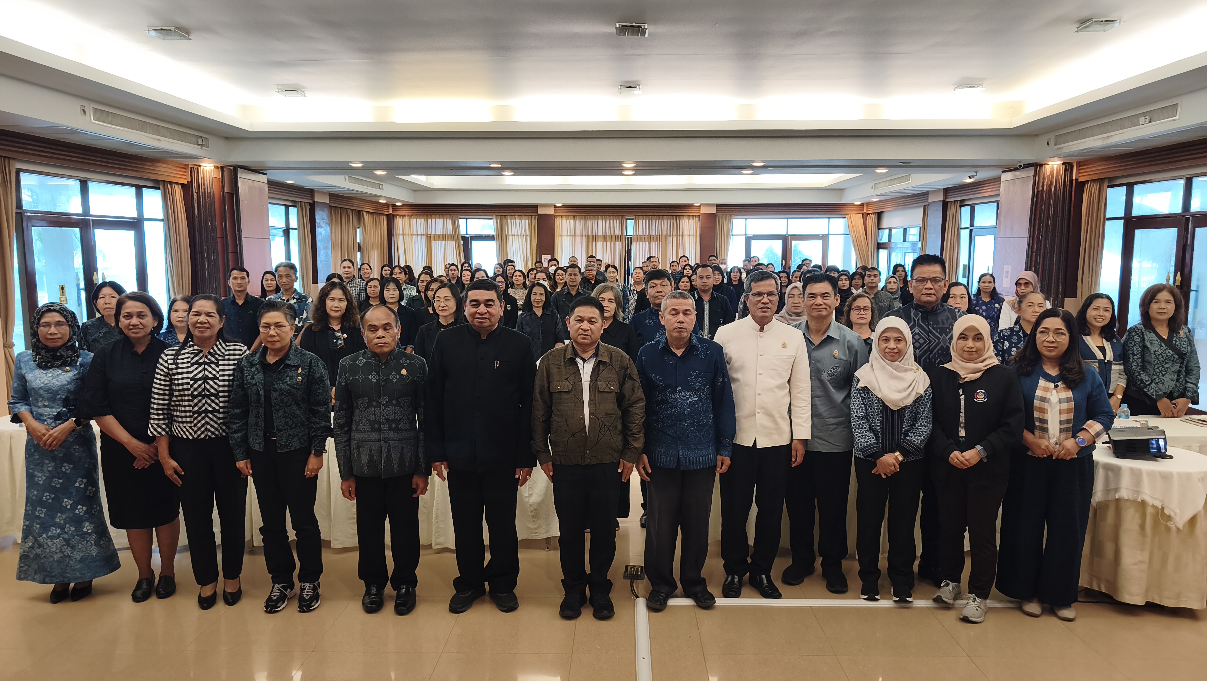 [690918] ศพช. ยะลา รุกเข้ม! นำทีม 7 จังหวัดภาคใต้ตอนล่าง ร่วมประชุมเชิงปฏิบัติการเพิ่มประสิทธิภาพการตรวจราชการและขับเคลื่อนงานพัฒนาชุมชนเชิงพื้นที่